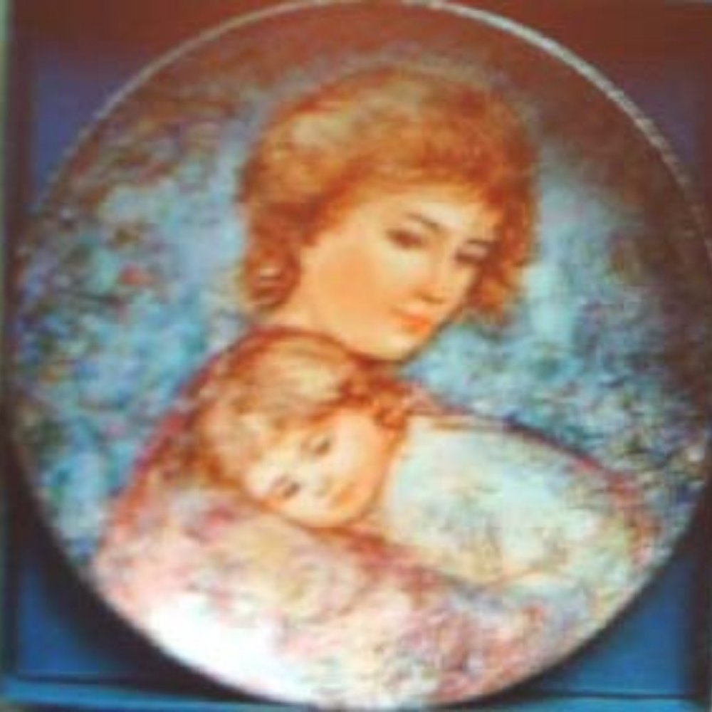 Edna Hibel Annual Mothers Day plate 1984 Abby & Lisa 8 1/2" Knowles
